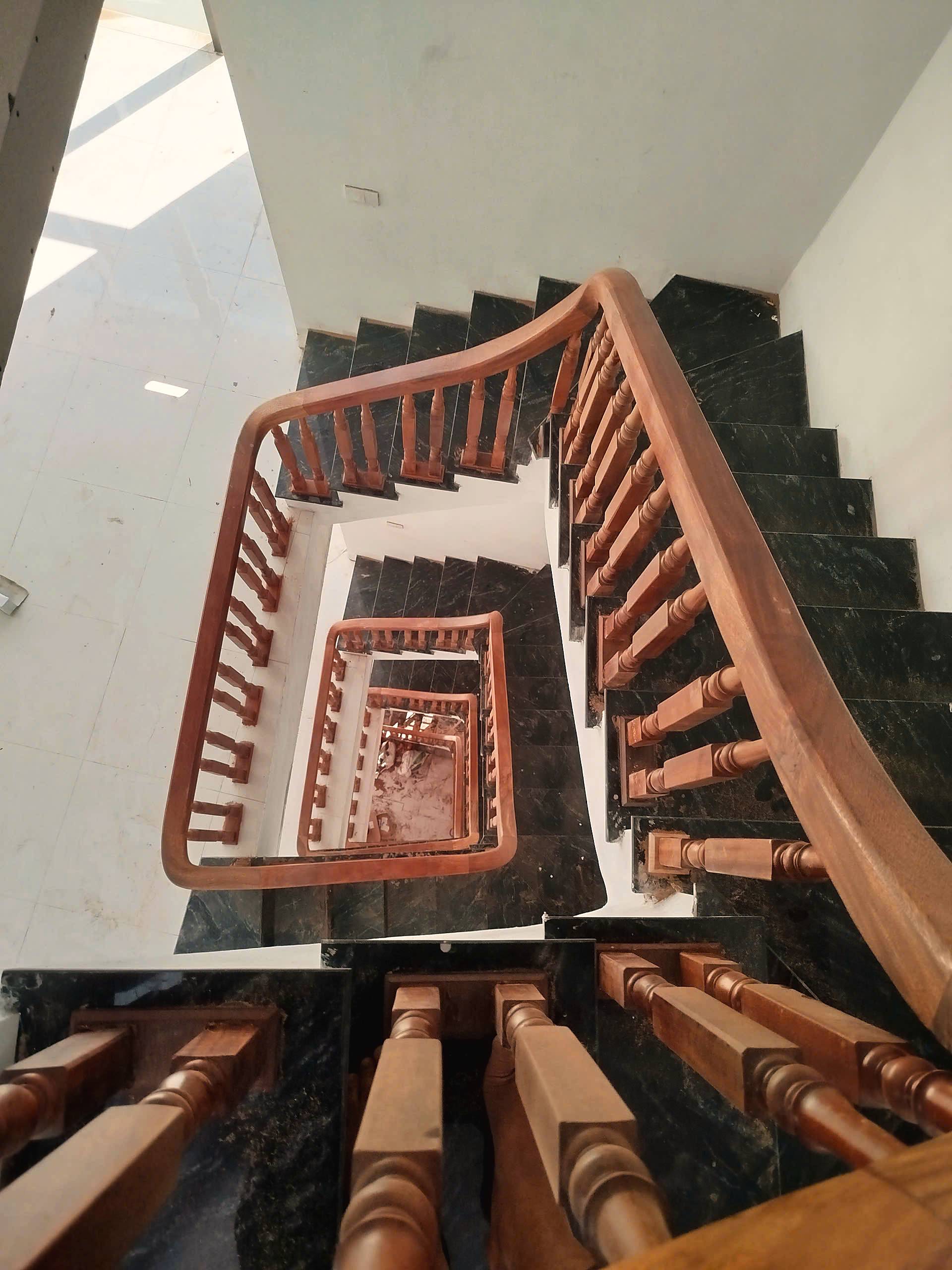 Con tiện — Nhìn từ trên xuống